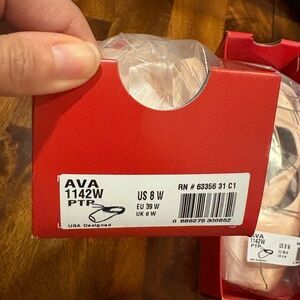 New in box Capezio Ava ballet pointe shoes size 8W all 3 pairs